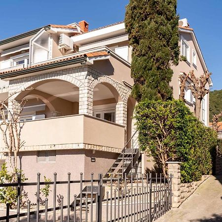 Apartments Casa Barbara Rab Town Exterior photo