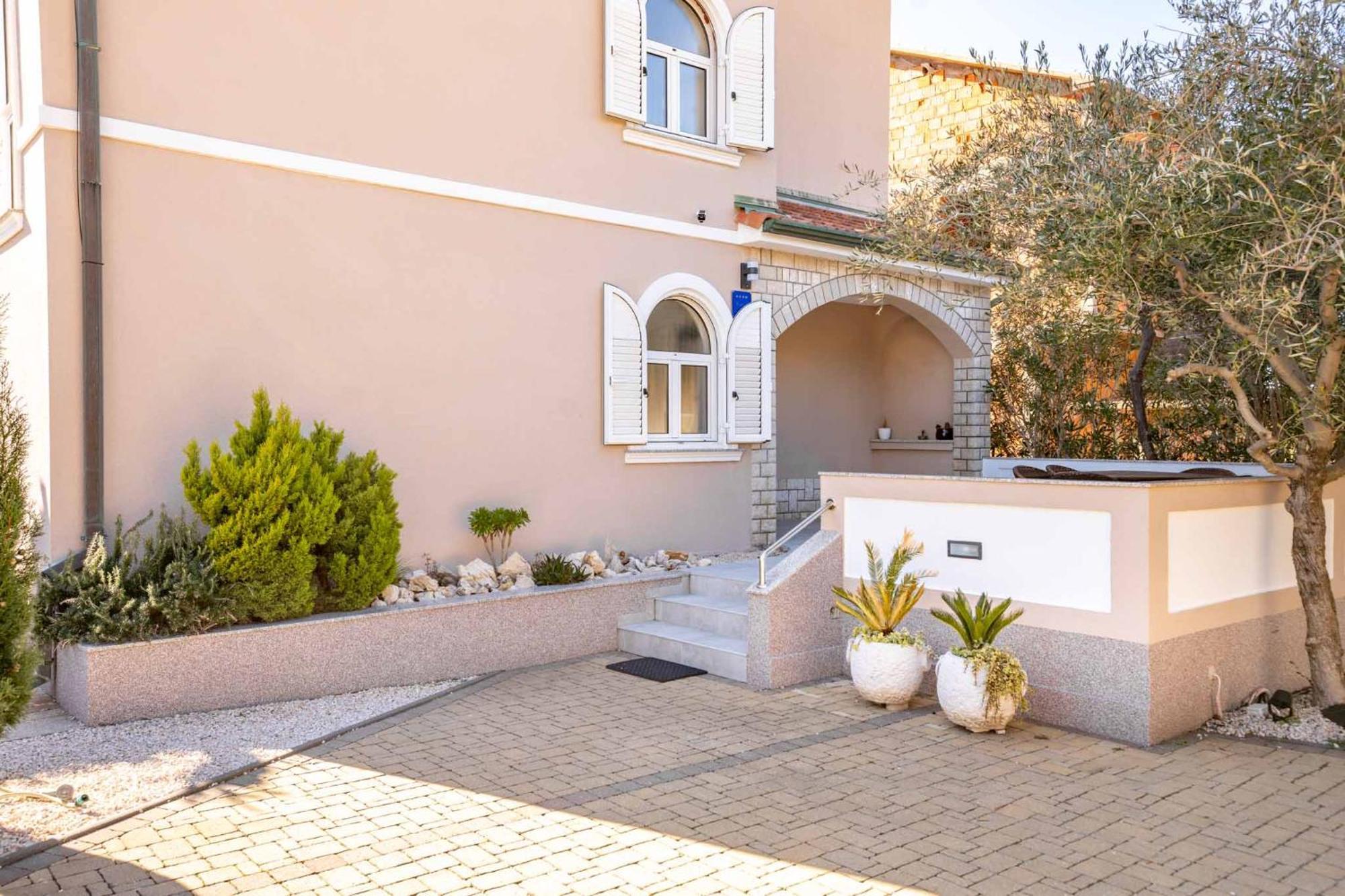 Apartments Casa Barbara Rab Town Exterior photo