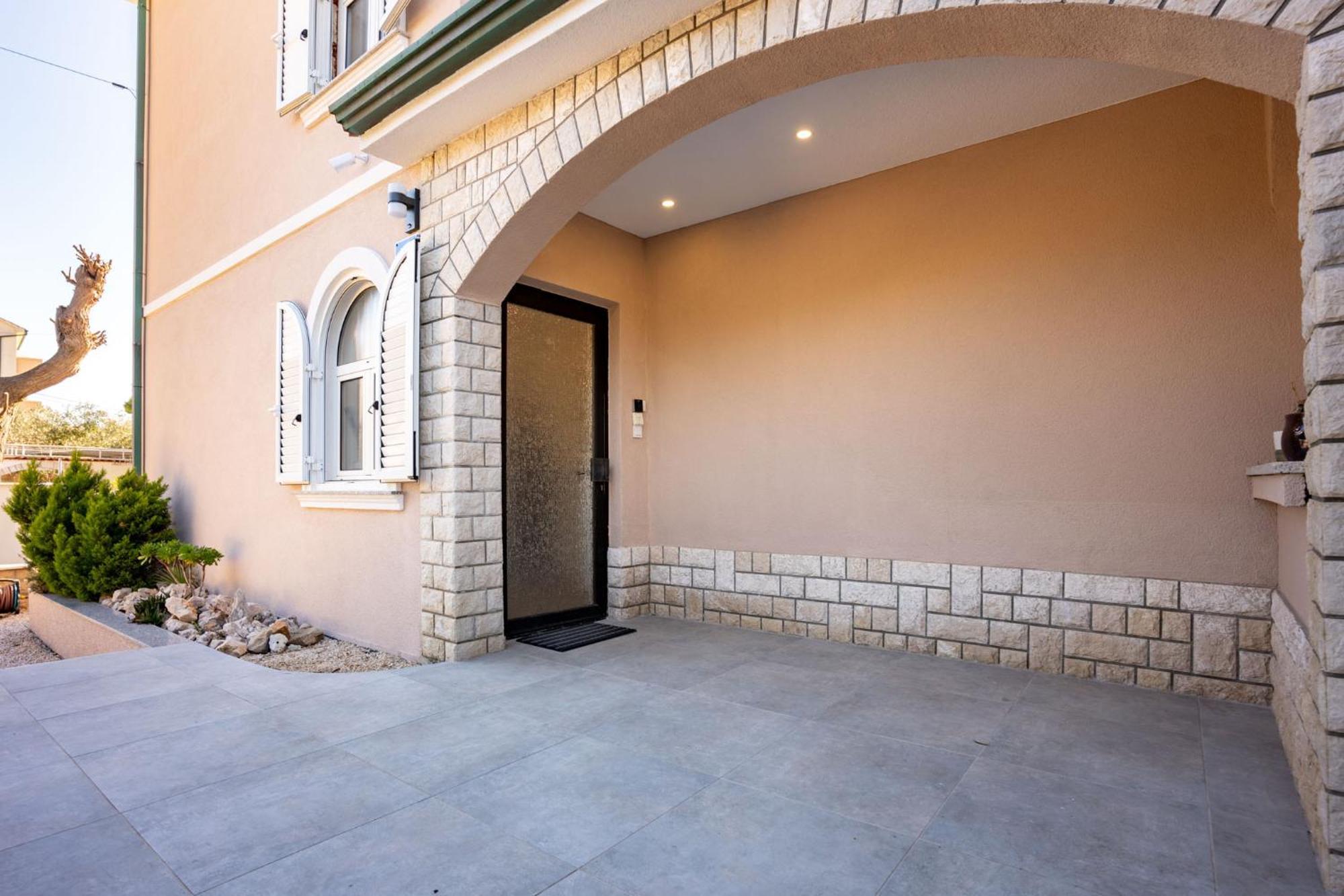 Apartments Casa Barbara Rab Town Exterior photo
