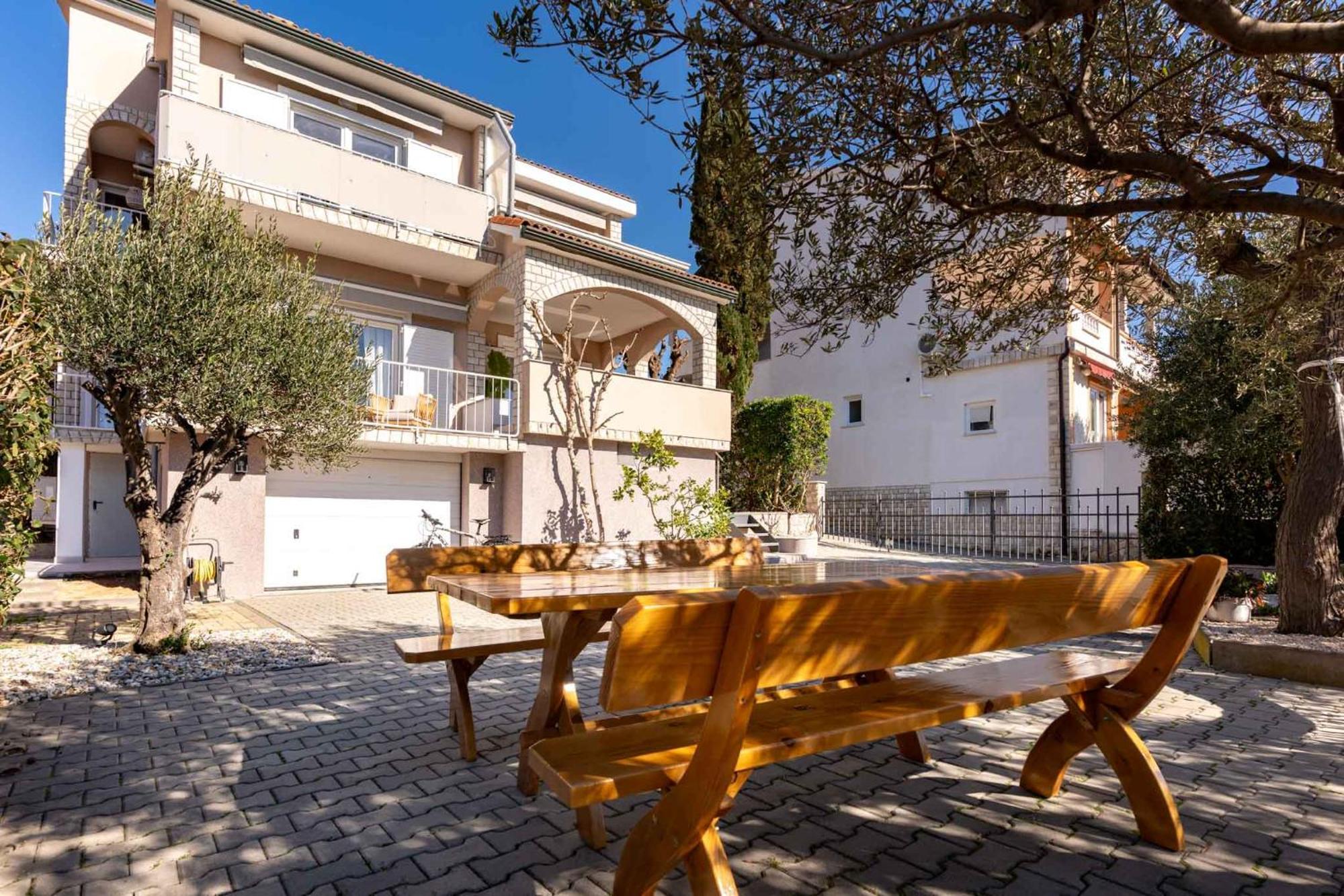 Apartments Casa Barbara Rab Town Exterior photo
